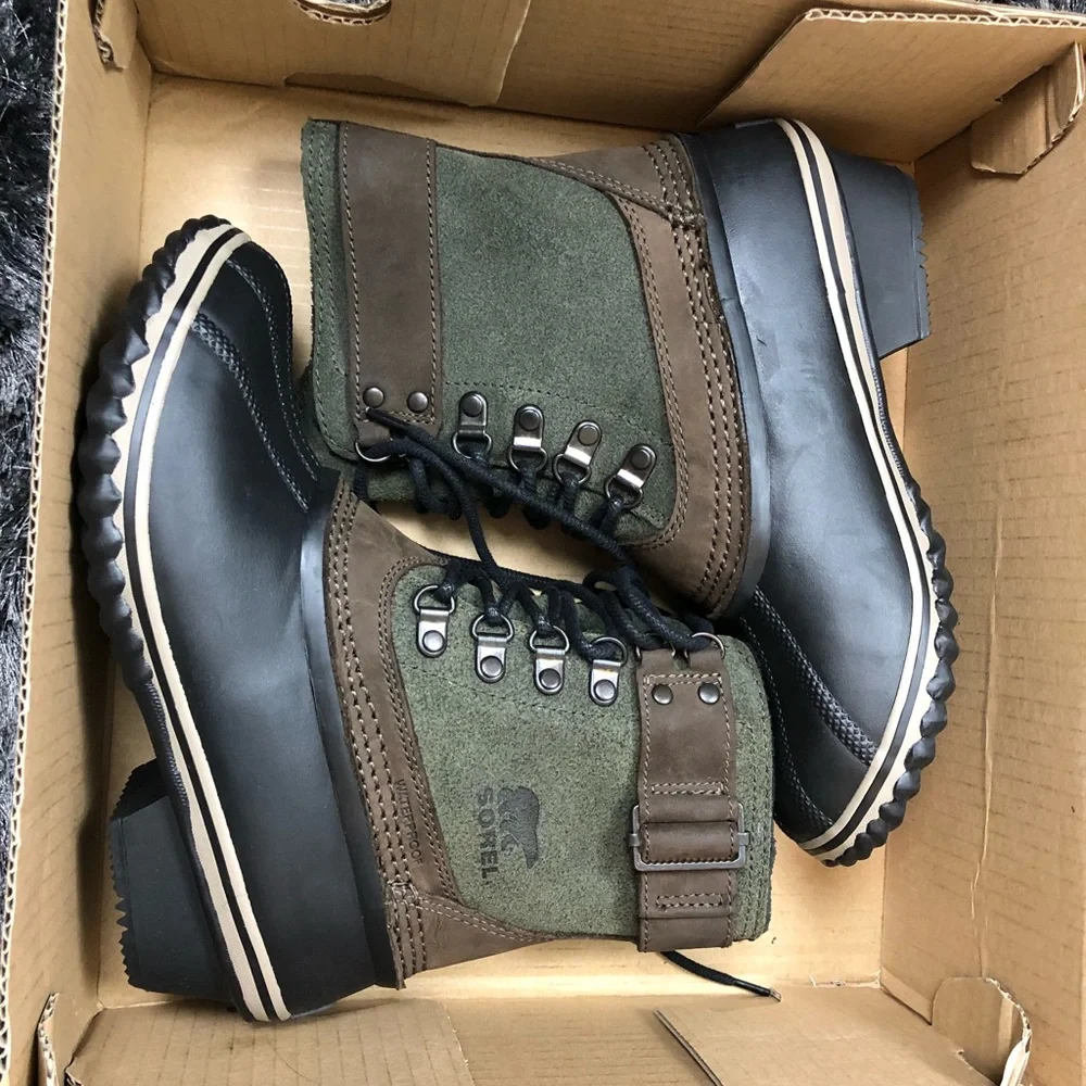 Sorel Women's Black and Olive Green Winter Rain Boots